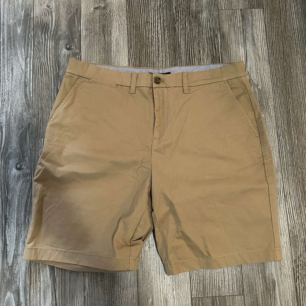 Tommy Hilfiger Men's Khaki Shorts